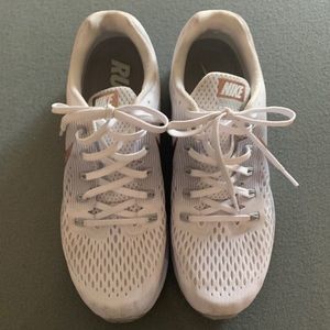 Nike Women’s 11 Rose Gold